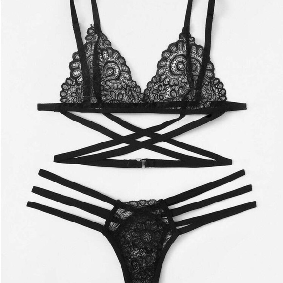 NEW❤️ Black criss cross cut out lingerie set - Picture 2 of 4